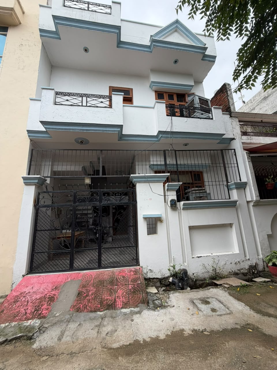 Fully Independent 3 BHK Semi-Furnished House for Rent in Surendra Nagar, Lucknow