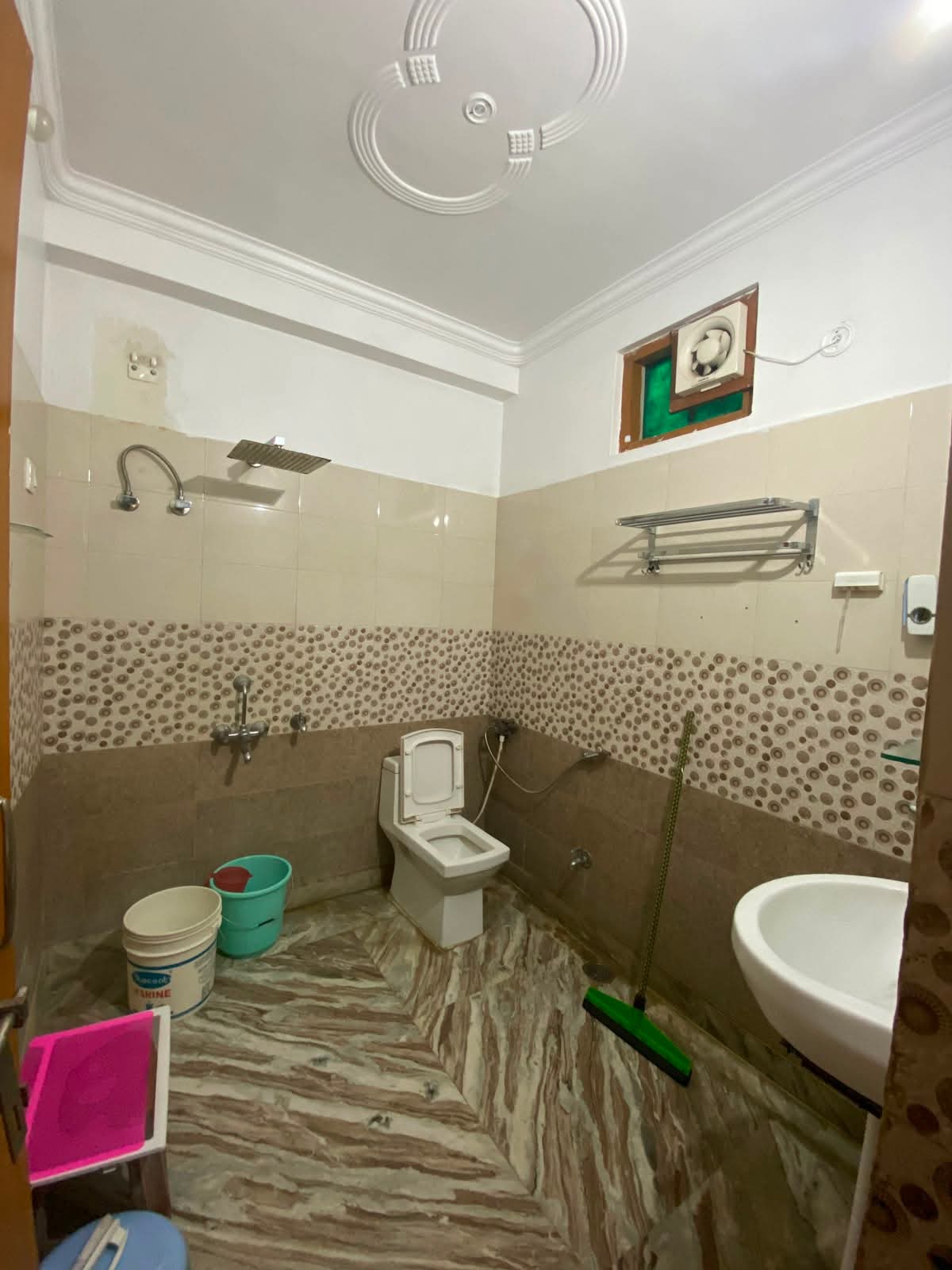 Fully Furnished 2BHK Flat for Rent in Kamta, Lucknow