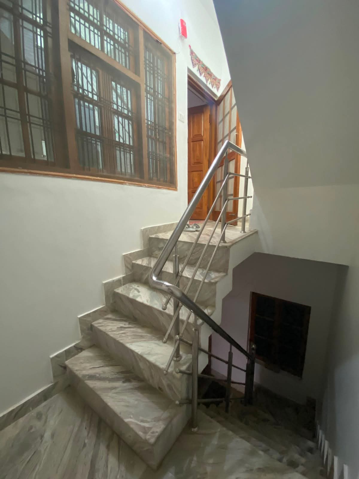 Fully Furnished 2BHK Flat for Rent in Kamta, Lucknow, Surendra Nagar Lucknow, Lucknow - Photo 2