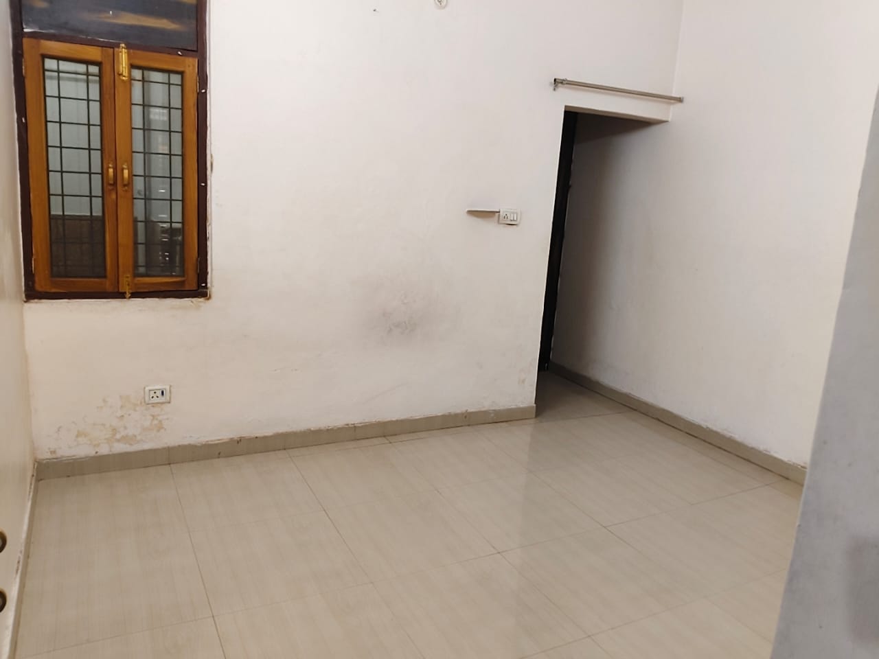 2BHK Unfurnished Flat for Rent Near Munshipulia Metro Station