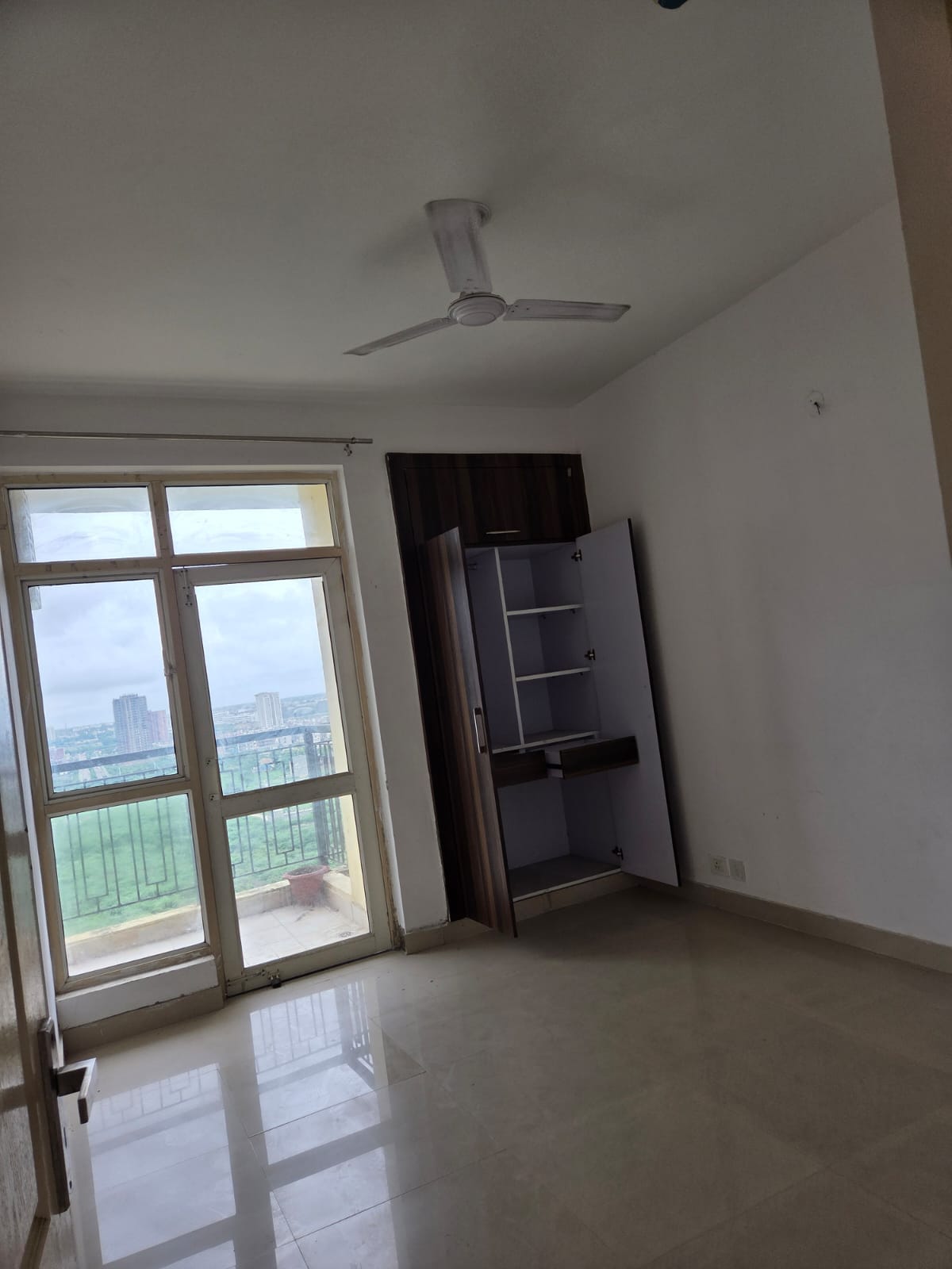 3BHK + Store Semi-Furnished Flat for Rent in Gomti Nagar Extension, Lucknow, Near Phoenix Pallassio Mall, Lucknow - Photo 2